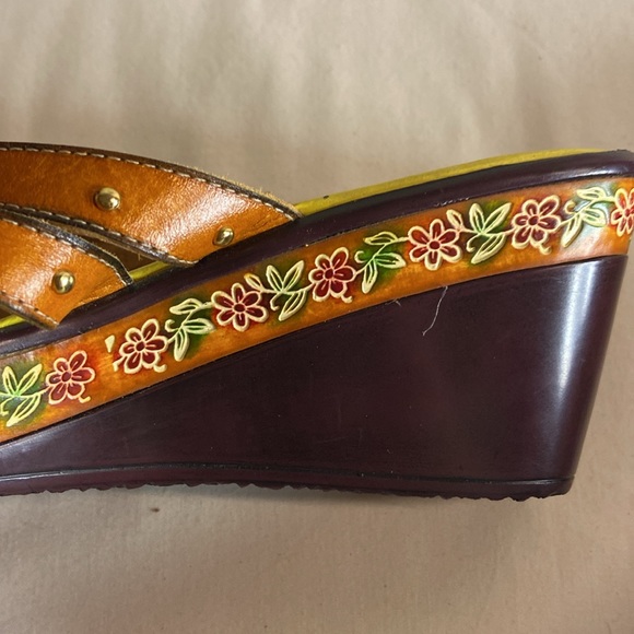 EUC Bamboo 54 wedge Sandals leather floral straps - Picture 6 of 10